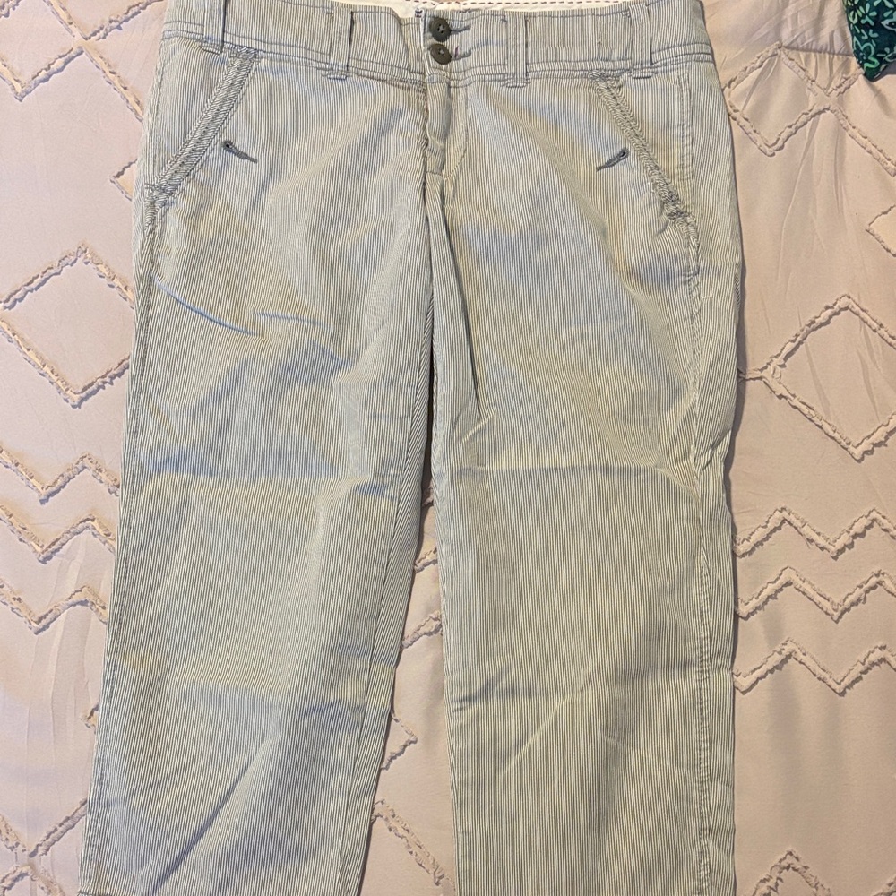 Women’s Capris Gray Casual Pants